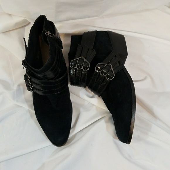 L.A.M.B Nenetta black suede booties sz 7.5 - Picture 2 of 8